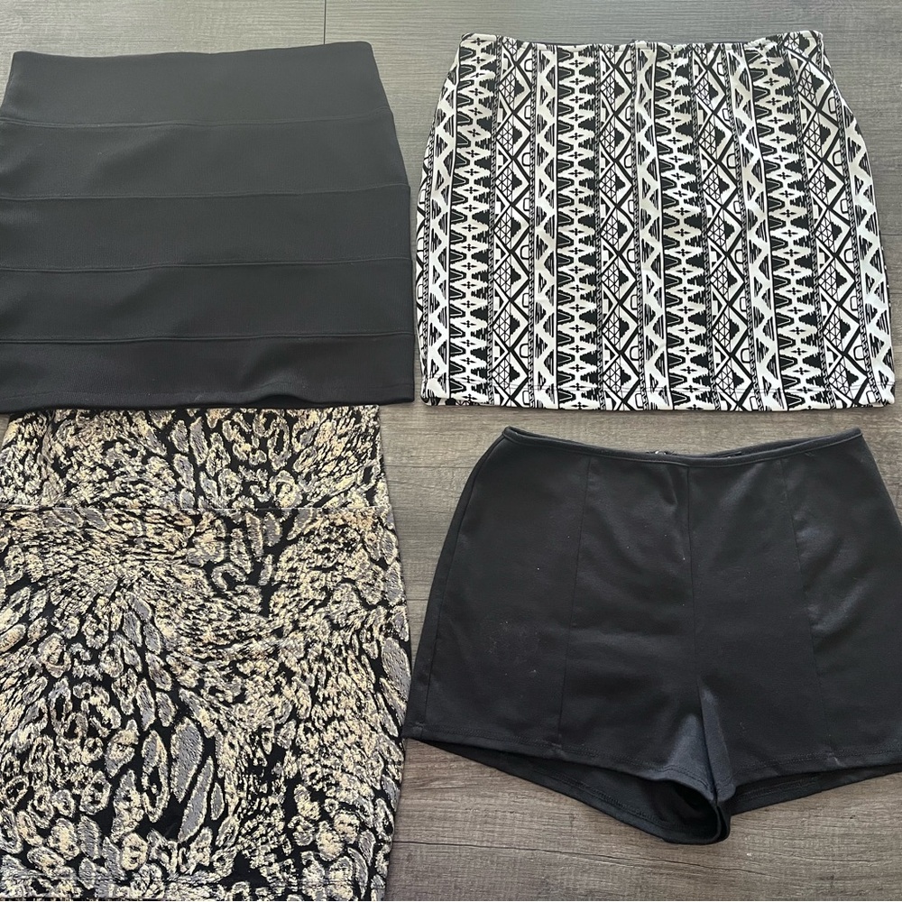 Juniors Size M (3) Size S (1) Skirts/ Shorts